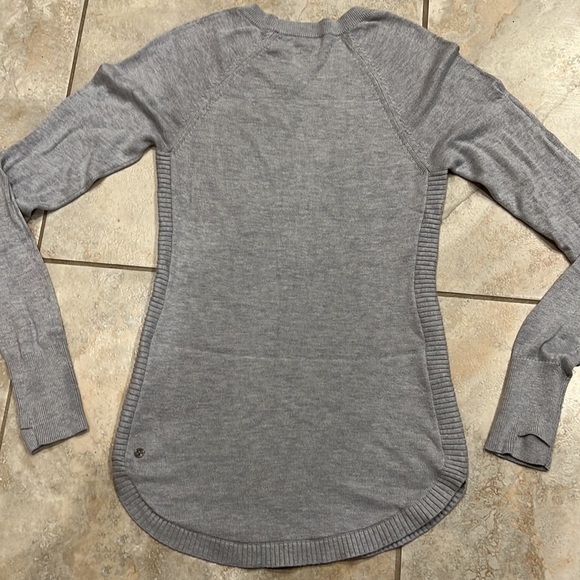 Lululemon Helo Aloe sweater, size small - Picture 6 of 12